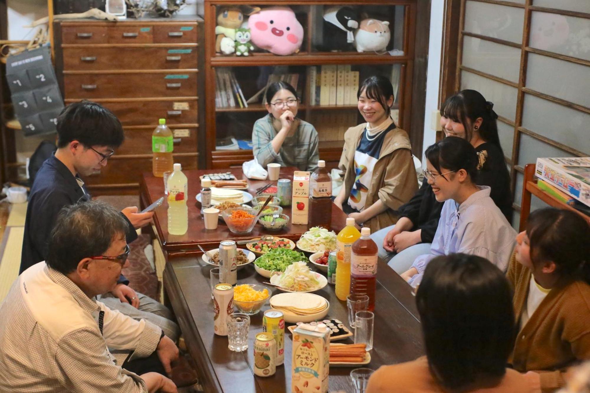 Guest House Yukari Tsuru Eksteriør billede